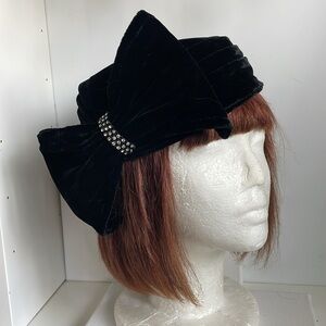 Elegant Black Velvet Women's Hat